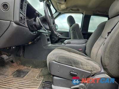 Zdjęcie 7 z 13 samochodu: 2004 CHEVROLET SILVERADO K1500 VIN:2GCEK19T141285353 - miniatura