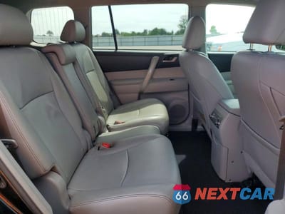 Zdjęcie 11 z 13 samochodu: 2012 TOYOTA HIGHLANDER SE VIN:5TDBK3EH6CS169430 - miniatura