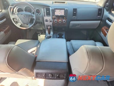 Zdjęcie 8 z 12 samochodu: 2011 TOYOTA TUNDRA CREWMAX LIMITED VIN:5TFHY5F10BX177828 - miniatura
