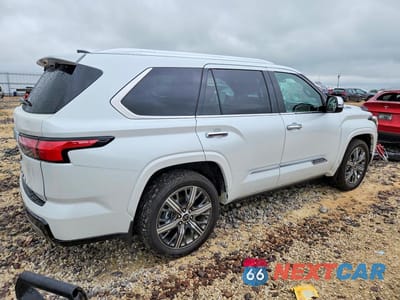 Trzecie zdjęcie samochodu z tyłu: 2023 TOYOTA SEQUOIA VIN:7SVAAABA5PX011385 - miniatura