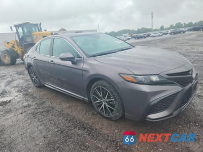 Czwarte zdjęcie samochodu z boku: 2021 TOYOTA CAMRY SE VIN:4T1G11AK6MU609153 - miniatura