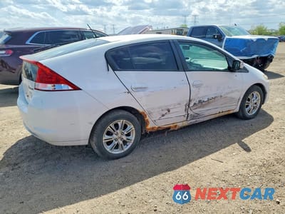 Trzecie zdjęcie samochodu z tyłu: 2010 HONDA INSIGHT EX VIN:JHMZE2H71AS016735 - miniatura