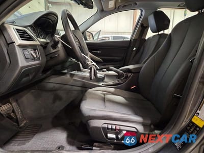 Zdjęcie 7 z 12 samochodu: 2017 BMW 320 XI VIN:WBA8E5G33HNU44745 - miniatura