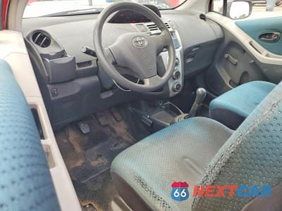 Zdjęcie 8 z 12 samochodu: 2007 TOYOTA YARIS BASE VIN:JTDJT923975055650 - miniatura