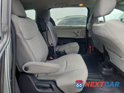 Zdjęcie 11 z 13 samochodu: 2022 TOYOTA SIENNA LE VIN:5TDKSKFC3NS062416 - miniatura