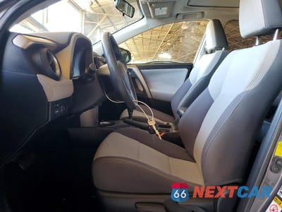 Zdjęcie 7 z 12 samochodu: 2015 TOYOTA RAV4 XLE VIN:JTMWFREV1FJ052712 - miniatura