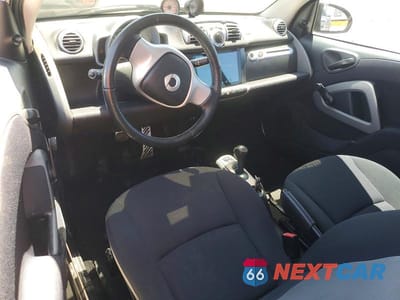 Zdjęcie 8 z 12 samochodu: 2013 SMART FORTWO PURE VIN:WMEEJ3BA2DK674155 - miniatura