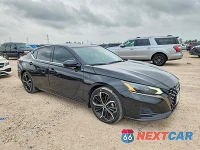 Czwarte zdjęcie samochodu z boku: 2023 NISSAN ALTIMA SR VIN:1N4BL4CV2PN369640 - miniatura