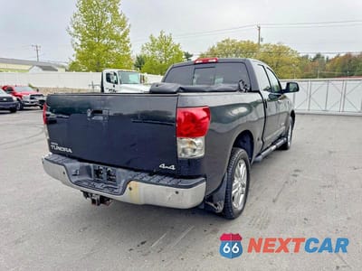 Trzecie zdjęcie samochodu z tyłu: 2008 TOYOTA TUNDRA DOUBLE CAB LIMITED VIN:5TBBV58128S497820 - miniatura