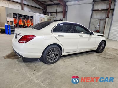 Trzecie zdjęcie samochodu z tyłu: 2015 MERCEDES-BENZ C 300 4MATIC VIN:55SWF4KB4FU073024 - miniatura