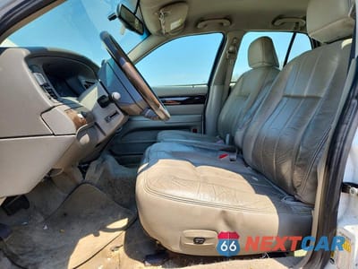 Zdjęcie 7 z 12 samochodu: 2010 MERCURY GRAND MARQUIS LS VIN:2MEBM7FV9AX639245 - miniatura