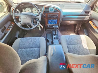 Zdjęcie 8 z 12 samochodu: 2001 NISSAN PATHFINDER SE VIN:JN8DR09Y01W610399 - miniatura