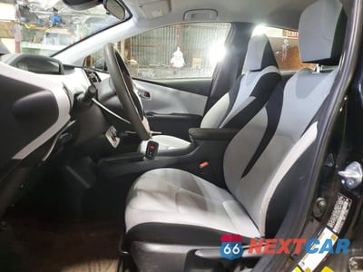 Zdjęcie 7 z 12 samochodu: 2017 TOYOTA PRIUS TWO VIN:JTDKBRFU4H3543170 - miniatura