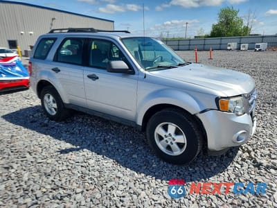 Czwarte zdjęcie samochodu z boku: 2011 FORD ESCAPE XLS VIN:1FMCU0C72BKC40440 - miniatura