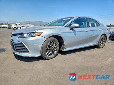 2022 TOYOTA CAMRY LE 4T1C11AK6NU642606 - główne zdjęcie licytacji z USA - miniatura