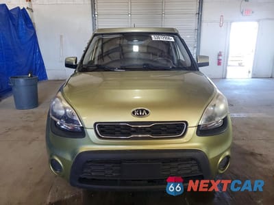 Piąte zdjęcie samochodu w środku: 2012 KIA SOUL BASE VIN:KNDJT2A56C7439815 - miniatura
