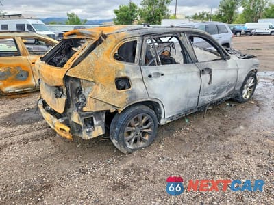 Trzecie zdjęcie samochodu z tyłu: 2014 BMW X1 XDRIVE28I VIN:WBAVL1C57EVY11540 - miniatura