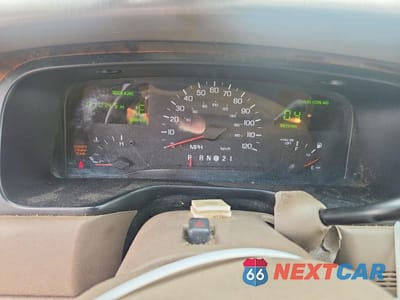 Zdjęcie 9 z 12 samochodu: 1998 LINCOLN TOWN CAR EXECUTIVE VIN:1LNFM81W6WY725107 - miniatura