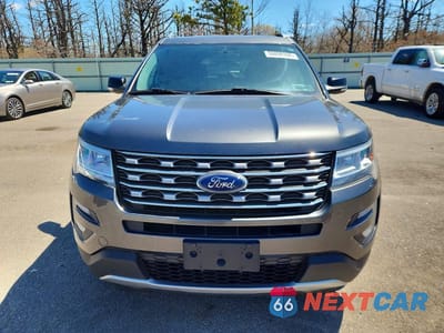 Piąte zdjęcie samochodu w środku: 2017 FORD EXPLORER XLT VIN:1FM5K8D86HGD73976 - miniatura