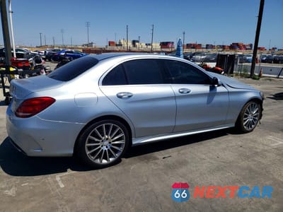 Trzecie zdjęcie samochodu z tyłu: 2015 MERCEDES-BENZ C 400 4MATIC VIN:55SWF6GBXFU025628 - miniatura