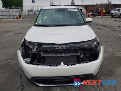 Piąte zdjęcie samochodu w środku: 2023 KIA SOUL LX VIN:KNDJ23AU7P7875563 - miniatura