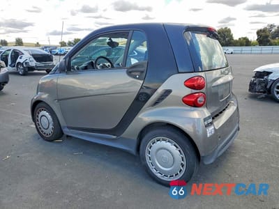 Drugie zdjęcie samochodu z przodu: 2013 SMART FORTWO PURE VIN:WMEEJ3BA6DK613892 - miniatura