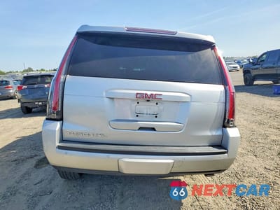 Zdjęcie 6 z 13 samochodu: 2018 GMC YUKON XL C1500 SLT VIN:1GKS1GKC0JR182838 - miniatura