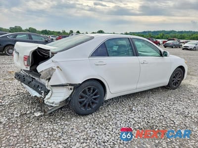Trzecie zdjęcie samochodu z tyłu: 2011 TOYOTA CAMRY XLE V6 VIN:4T1BK3EK4BU609811 - miniatura