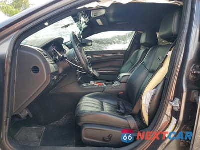 Zdjęcie 7 z 13 samochodu: 2019 CHRYSLER 300 S VIN:2C3CCABG2KH686520 - miniatura