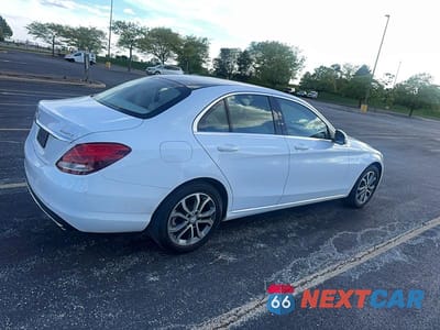 Czwarte zdjęcie samochodu z boku: 2015 MERCEDES-BENZ C 300 4MATIC VIN:55SWF4KB4FU037530 - miniatura