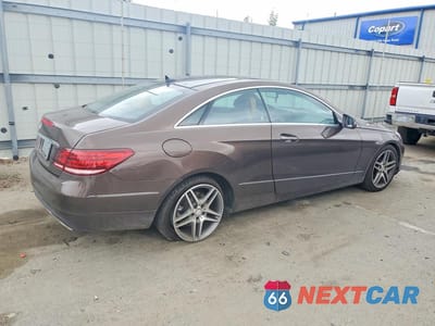 Trzecie zdjęcie samochodu z tyłu: 2015 MERCEDES-BENZ E 400 VIN:WDDKJ6FB3FF304789 - miniatura