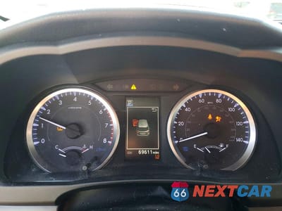 Zdjęcie 9 z 13 samochodu: 2019 TOYOTA HIGHLANDER LE VIN:5TDZARFH5KS060135 - miniatura