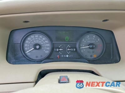 Zdjęcie 9 z 12 samochodu: 2010 MERCURY GRAND MARQUIS LS VIN:2MEBM7FV8AX625322 - miniatura
