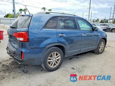 Trzecie zdjęcie samochodu z tyłu: 2015 KIA SORENTO LX VIN:5XYKT4A64FG607905 - miniatura