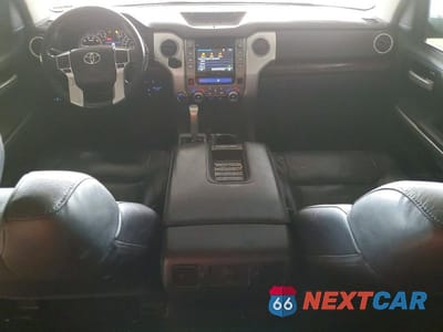 Zdjęcie 8 z 12 samochodu: 2017 TOYOTA TUNDRA CREWMAX LIMITED VIN:5TFHW5F11HX582756 - miniatura