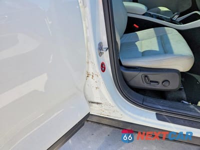 Zdjęcie 12 z 13 samochodu: 2019 VOLVO XC40 T5 MOMENTUM VIN:YV4162XZ8K2014946 - miniatura