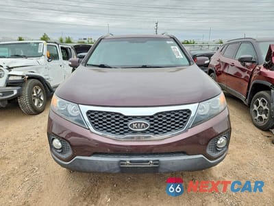 Piąte zdjęcie samochodu w środku: 2012 KIA SORENTO EX VIN:5XYKU4A26CG268070 - miniatura