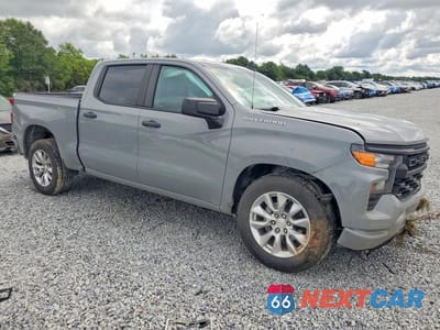Czwarte zdjęcie samochodu z boku: 2024 CHEVROLET SILVERADO C1500 CUSTOM VIN:3GCPABEK5RG223788 - miniatura