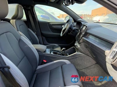 Piąte zdjęcie samochodu w środku: 2024 VOLVO C40 RECHARGE PLUS VIN:YV4ER3GL0R2109747 - miniatura