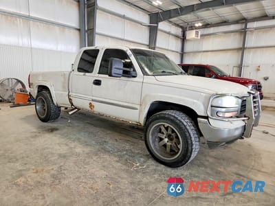 Czwarte zdjęcie samochodu z boku: 2002 GMC NEW SIERRA K1500 VIN:2GTEK19T821205317 - miniatura