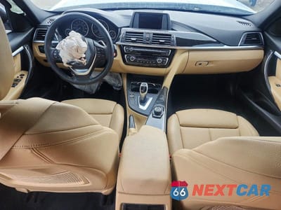 Zdjęcie 8 z 12 samochodu: 2018 BMW 330 XI VIN:WBA8D9C57JEB35175 - miniatura