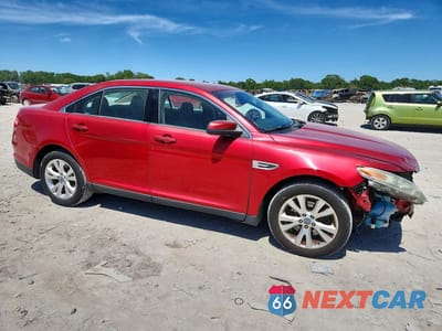 Czwarte zdjęcie samochodu z boku: 2010 FORD TAURUS SEL VIN:1FAHP2EW9AG108932 - miniatura