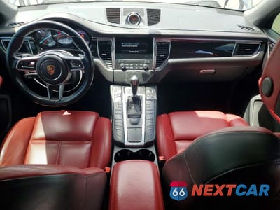Zdjęcie 8 z 13 samochodu: 2017 PORSCHE MACAN GTS VIN:WP1AG2A52HLB55051 - miniatura