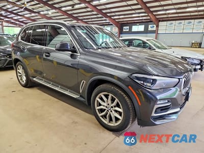 Czwarte zdjęcie samochodu z boku: 2020 BMW X5 XDRIVE40I VIN:5UXCR6C00L9B47020 - miniatura
