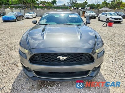 Piąte zdjęcie samochodu w środku: 2016 FORD MUSTANG VIN:1FATP8EM6G5257802 - miniatura
