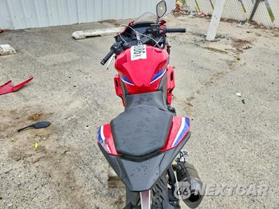 Zdjęcie 6 z 10 samochodu: 2025 HONDA CBR500 RA VIN:MLHPC7050S5101794 - miniatura