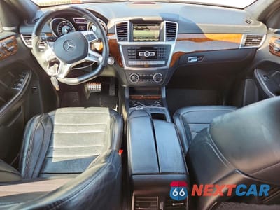 Zdjęcie 8 z 13 samochodu: 2014 MERCEDES-BENZ ML 63 AMG VIN:4JGDA7EB6EA336525 - miniatura