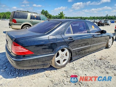 Trzecie zdjęcie samochodu z tyłu: 2005 MERCEDES-BENZ S-CLASS S500 VIN:WDBNG75J25A459400 - miniatura