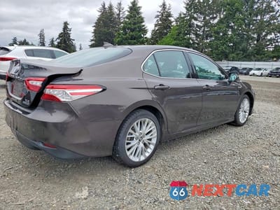 Trzecie zdjęcie samochodu z tyłu: 2018 TOYOTA CAMRY HYBRID XLE VIN:4T1B21HK0JU503323 - miniatura
