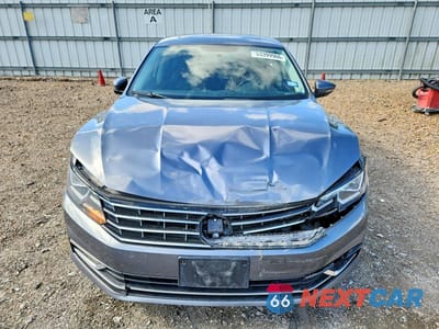 Piąte zdjęcie samochodu w środku: 2019 VOLKSWAGEN PASSAT WOLFSBURG VIN:1VWLA7A39KC012495 - miniatura